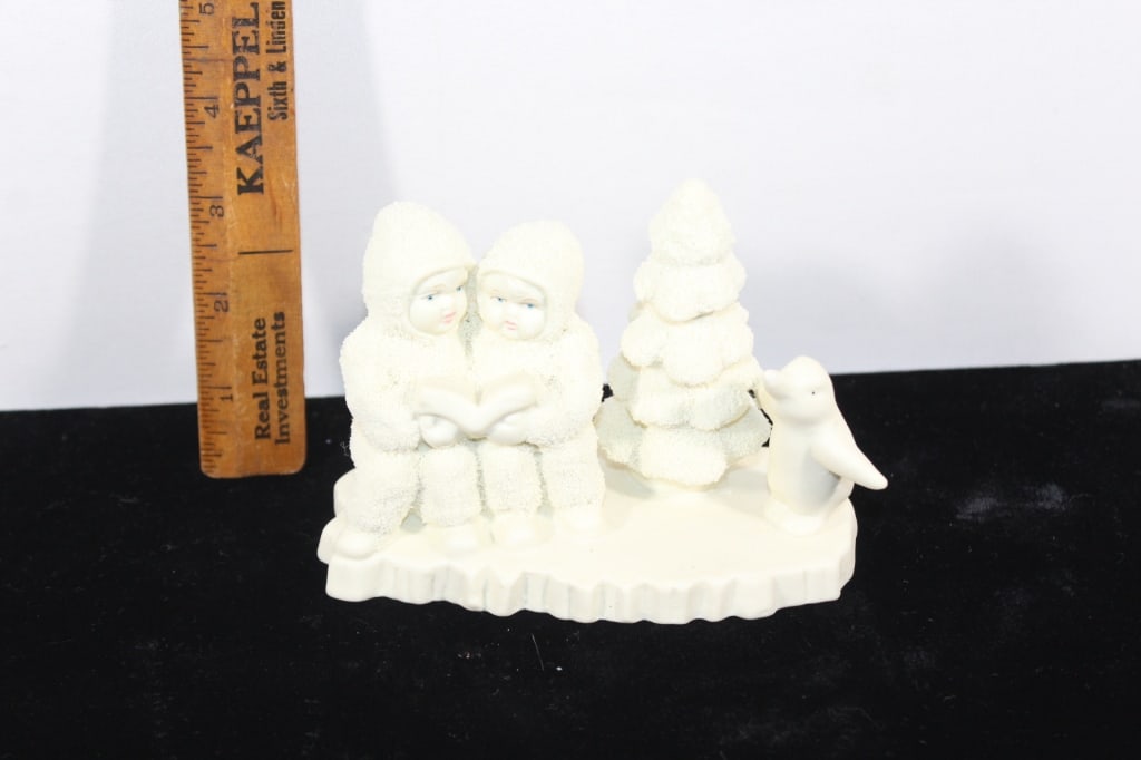 Snowbabies Figurine Department 56: roughly 3 inches tall Good overall as pictured *Proceeds from this lot benefit the Rotary Club of Greater Gainesville (Fla.)