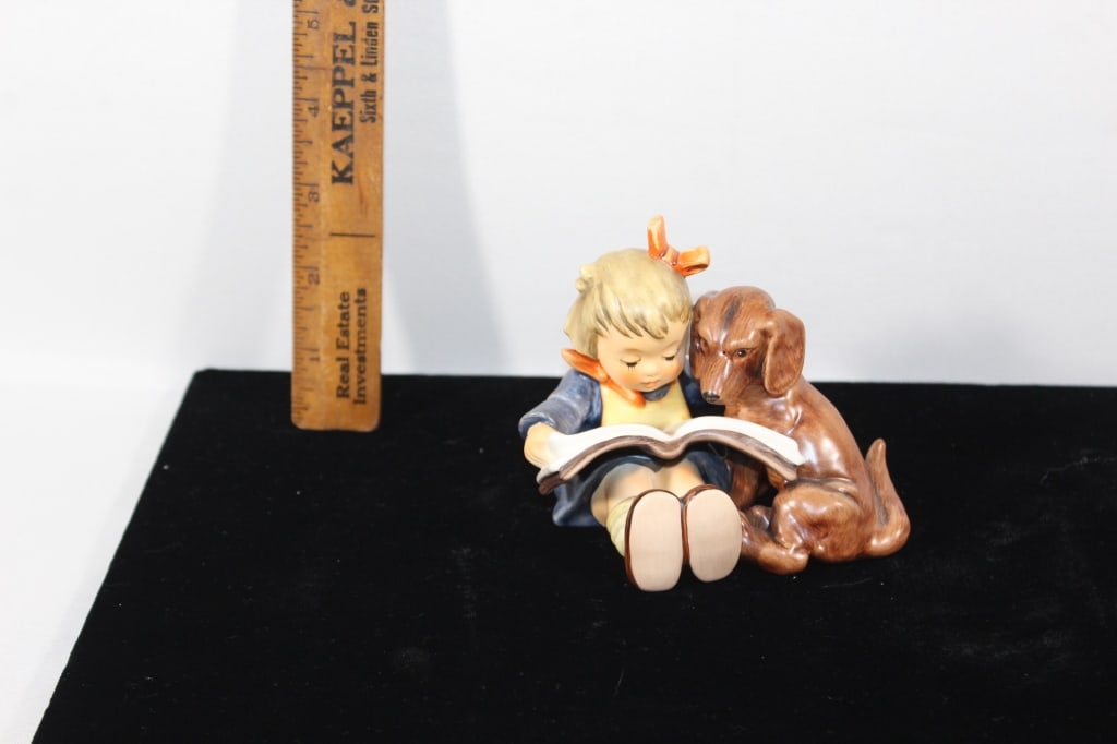 Goebel Germany figurine 800: In the land of Hummel roughly 2.5 inches tall Good overall as pictured *Proceeds from this lot benefit the Rotary Club of Greater Gainesville (Fla.)