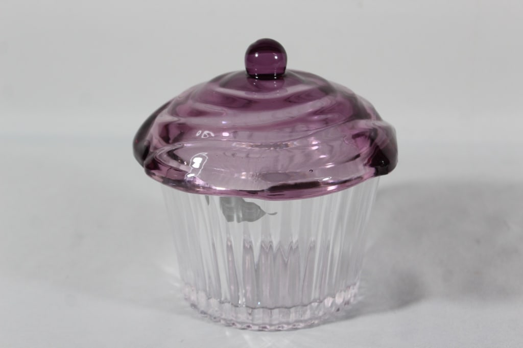 Shannon Crystal by Godinger Cupcake Box: Purple Glass Lid