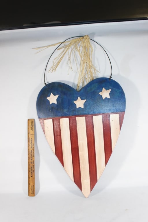 Wooden American flag heart wall hang (1 of 3)