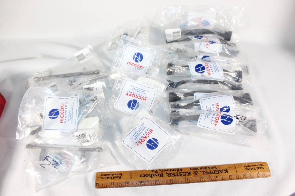 Large lot of Hickory Hardware knobs/handles: Good overall as pictured