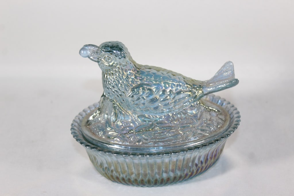 Boyds Blue Iridescent Nesting Bird Dish: Good overall as pictured
