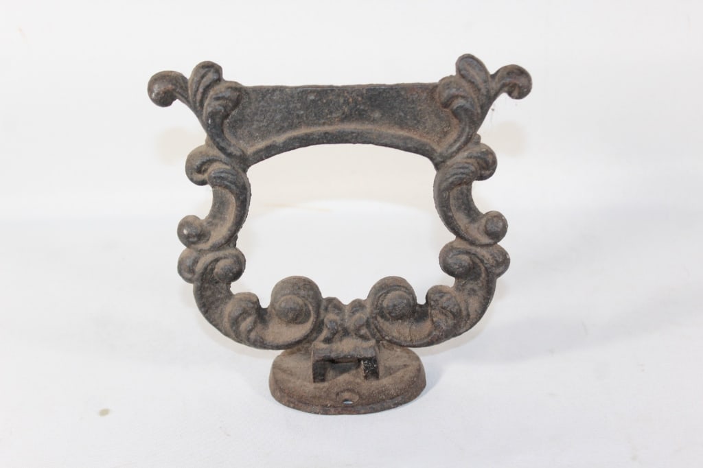 Vintage Cast Iron Boot Scraper: _x0002_Good overall as pictured