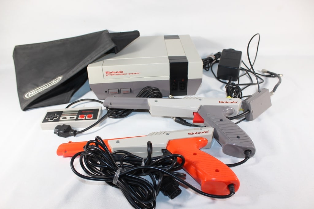Nintendo NES-001 console, controller, etc. (1 of 6)
