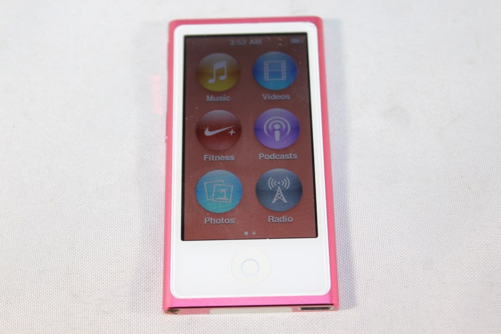 Pink IPOD Touch - Model A1446 - Works - no charger (1 of 3)