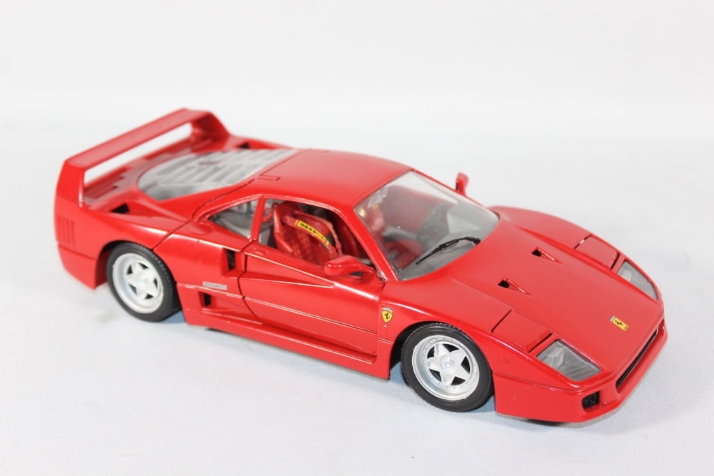 Tonka Ferrari F40 1:18 Scale Model Car (1 of 6)