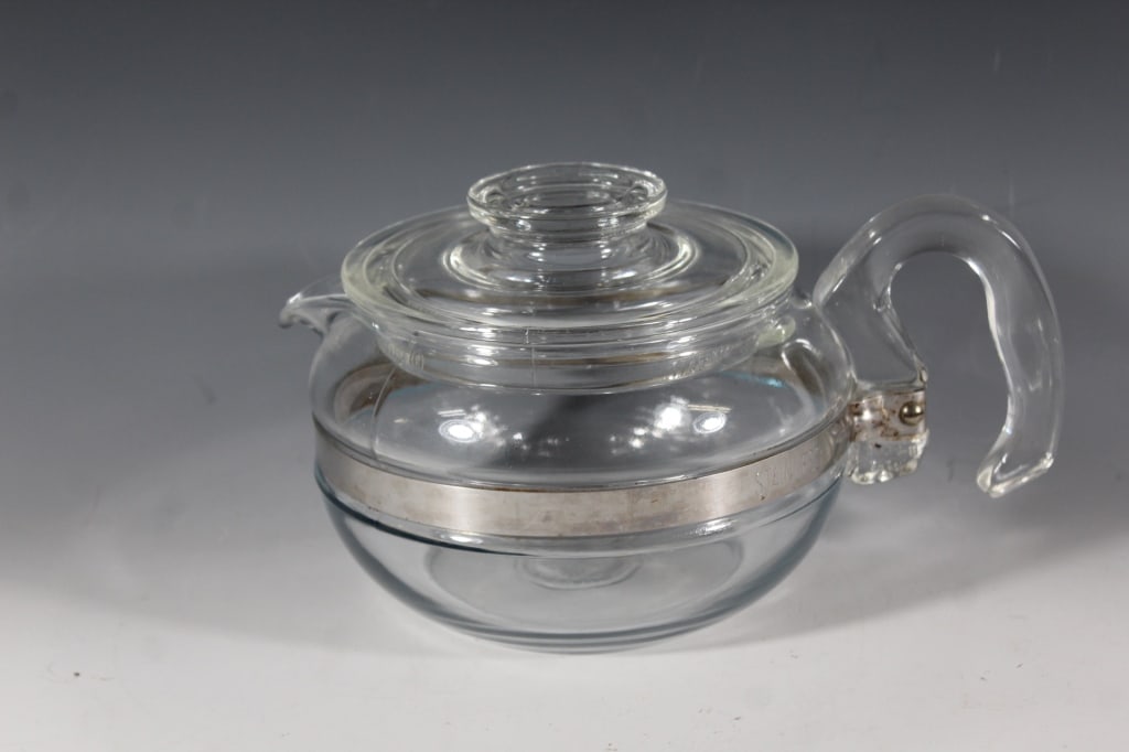 Pyrex Flameware Teapot (1 of 3)
