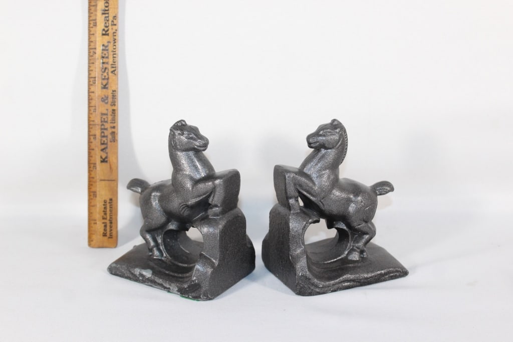 VTG Cast iron Horse bookends: Good overall as pictured