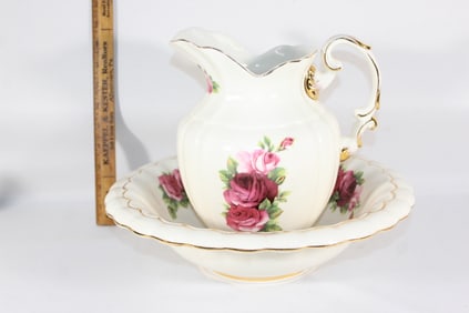 VTG porcelain wash basin and pitcher