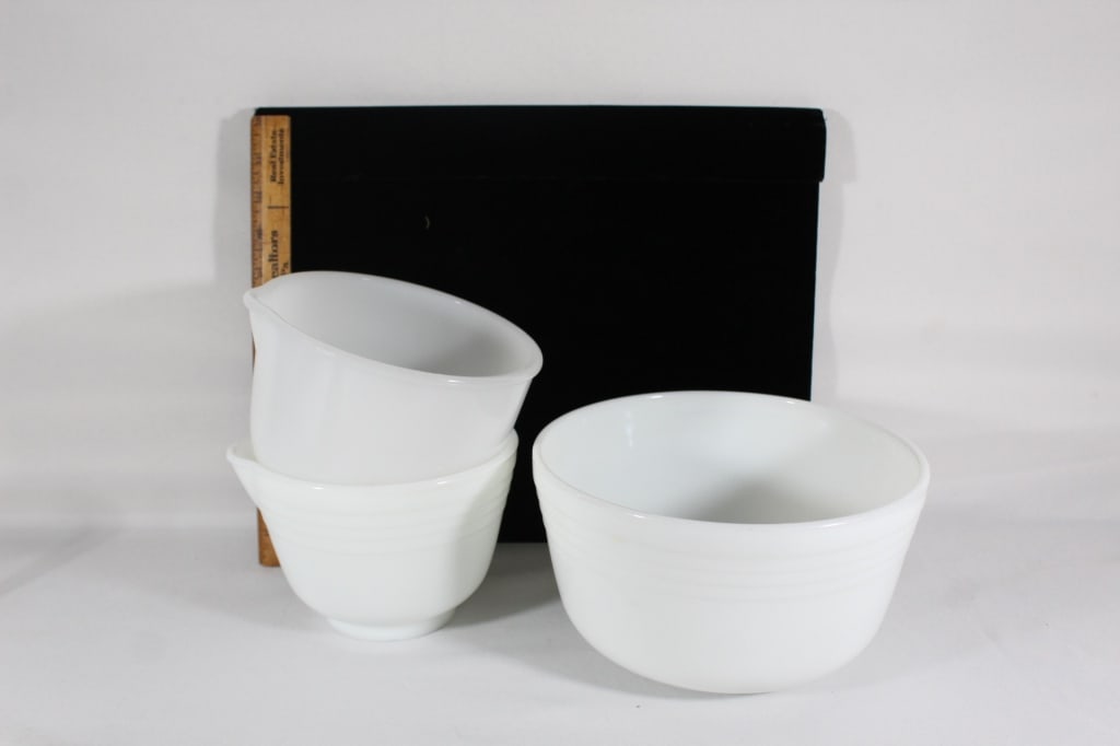 Three milk glass mixing bowls/batter bowls: Pyrex,Glassbake,etc Good overall as pictured