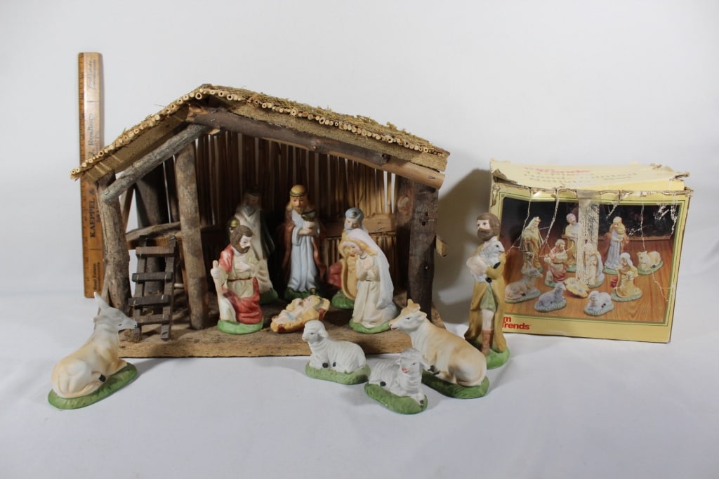 2 Piece Christmas Manger Scene: Trim-Trends Decorative Manger Scene Good overall condition as pictured *Proceeds from this lot benefit the Rotary Club of Greater Gainesville (Fla.)