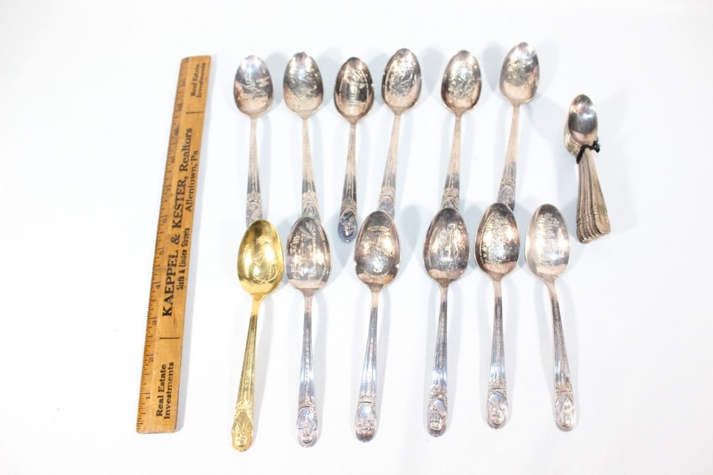 Lot of 12 Presidential collectible spoons: 8 Kings Plate mini spoons Good overall as pictured