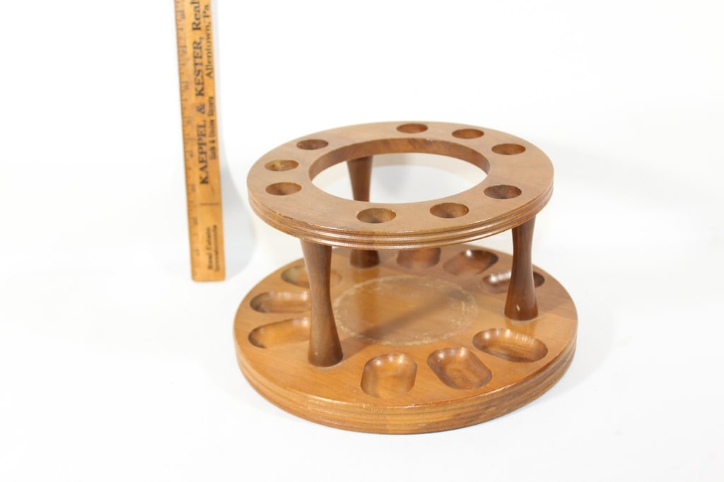 VTG wooden Decatur Industries pipe holder (1 of 3)