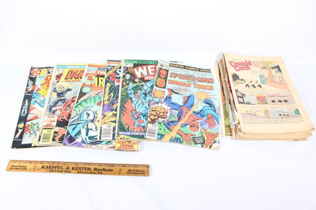 6 VTG Comic books-stack of damaged comic books (1 of 5)