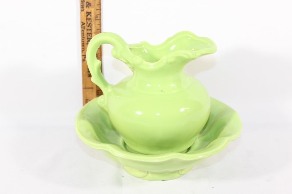 VTG Mccoy green pitcher and bowl: Good overall as pictured