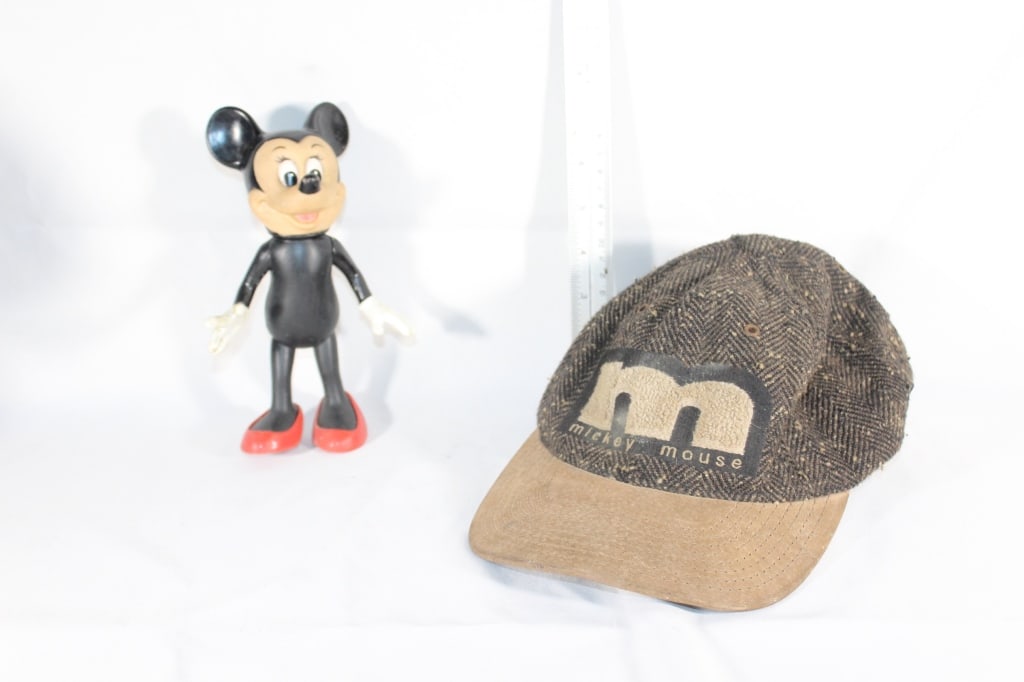VTG Minnie Mouse,Goofy Hat co. Mickey hat: Minnie Roughly measures 7 inches tall Good overall as pictured