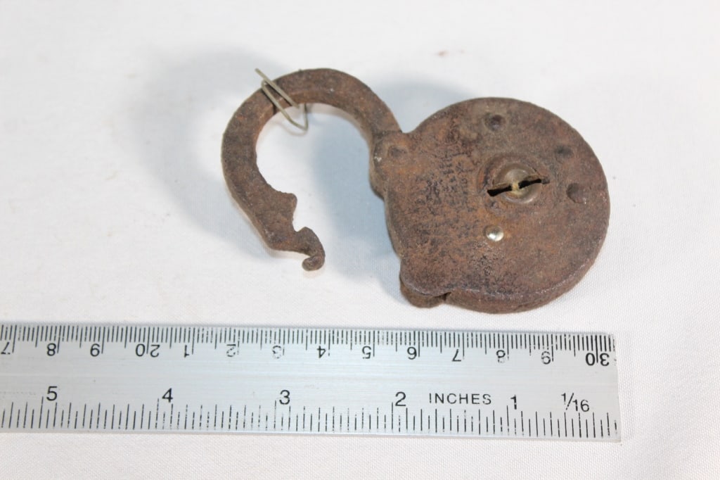Antique Lock - Frozen: Good overall as pictured