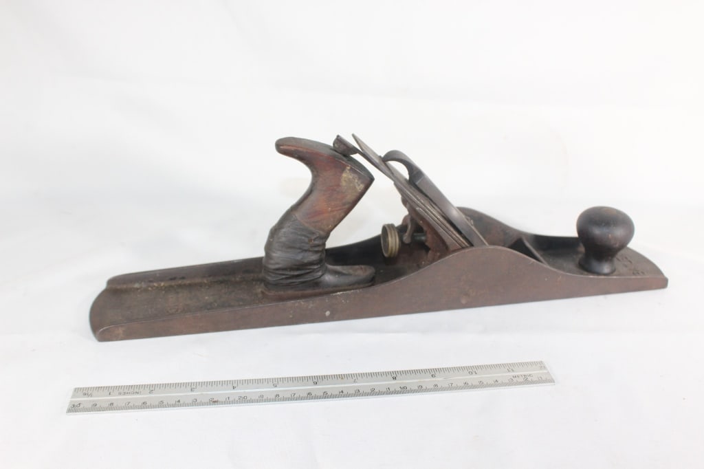 Bailey No #6 Wood and Metal Plane (1 of 3)