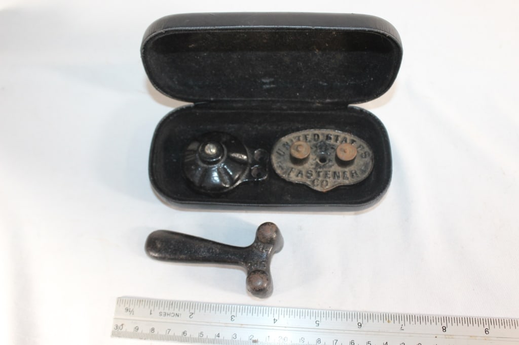 Antique Metal Fastener Co. Rivet Fastener (1 of 5)