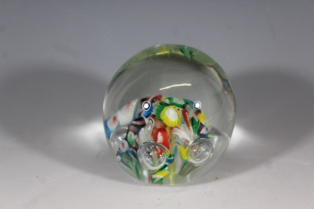 Vintage Glass Paperweight - unmarked: Good overall as pictured