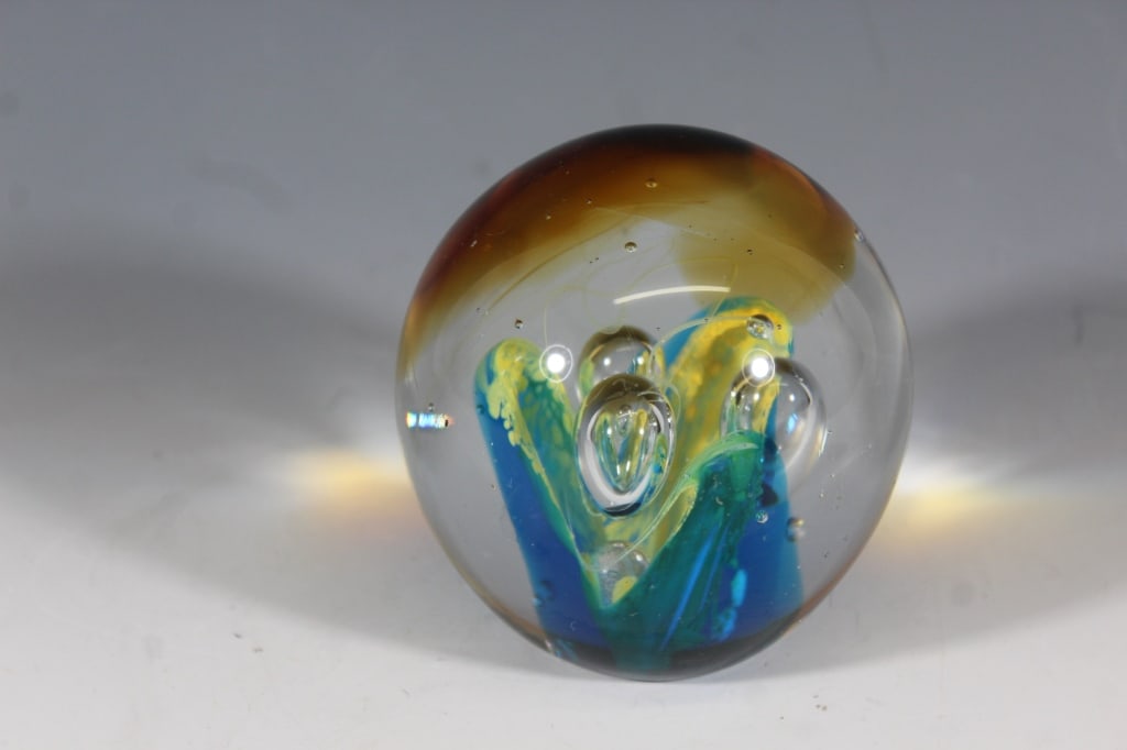 Vintage Glass Paperweight - unmarked: Good overall as pictured