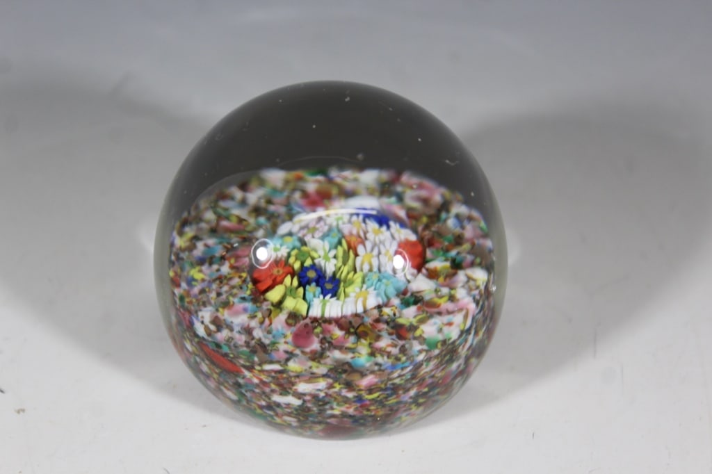 Vintage Glass Paperweight - unmarked: Good overall as pictured