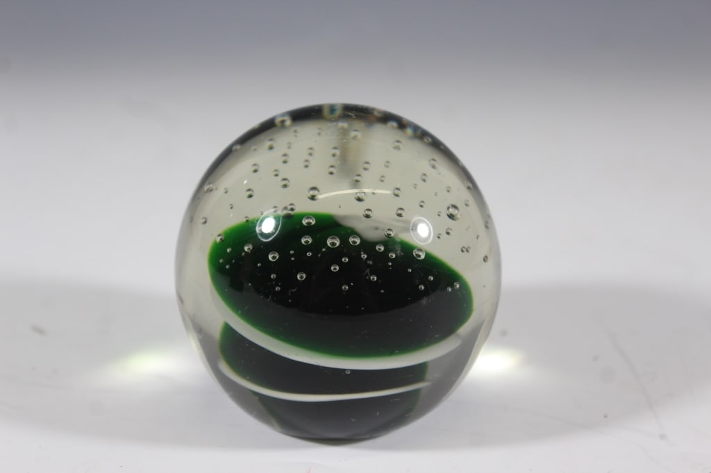 Vintage Glass Paperweight - unmarked: minor scuffs