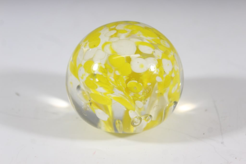 Vintage Glass Paperweight - unmarked: minor scuffs