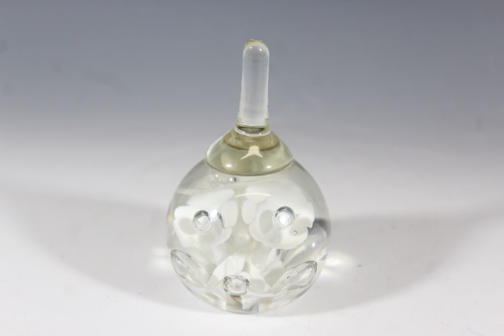 Vintage Glass Paperweight - unmarked: Good overall as pictured