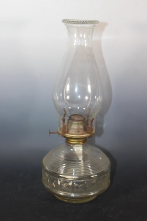 Antique Glass Oil Lamp: good overall as pictured