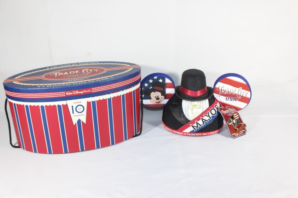 Disney Mickey Mouse Trade City Ears and Pin Ltd. (1 of 5)
