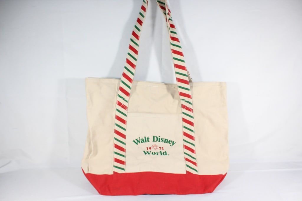 Walt Disney World Christmas Canvas Tote Bag: good overall as pictured