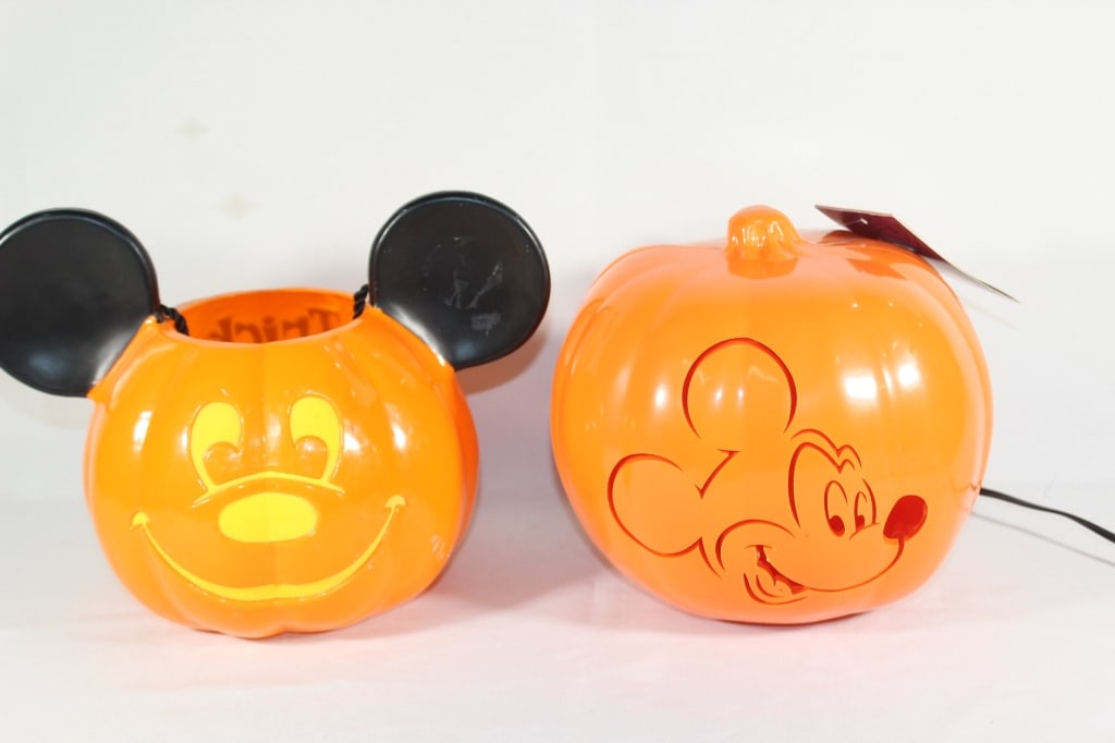Mickey Mouse Halloween Light Up Pumpkin (1 of 3)