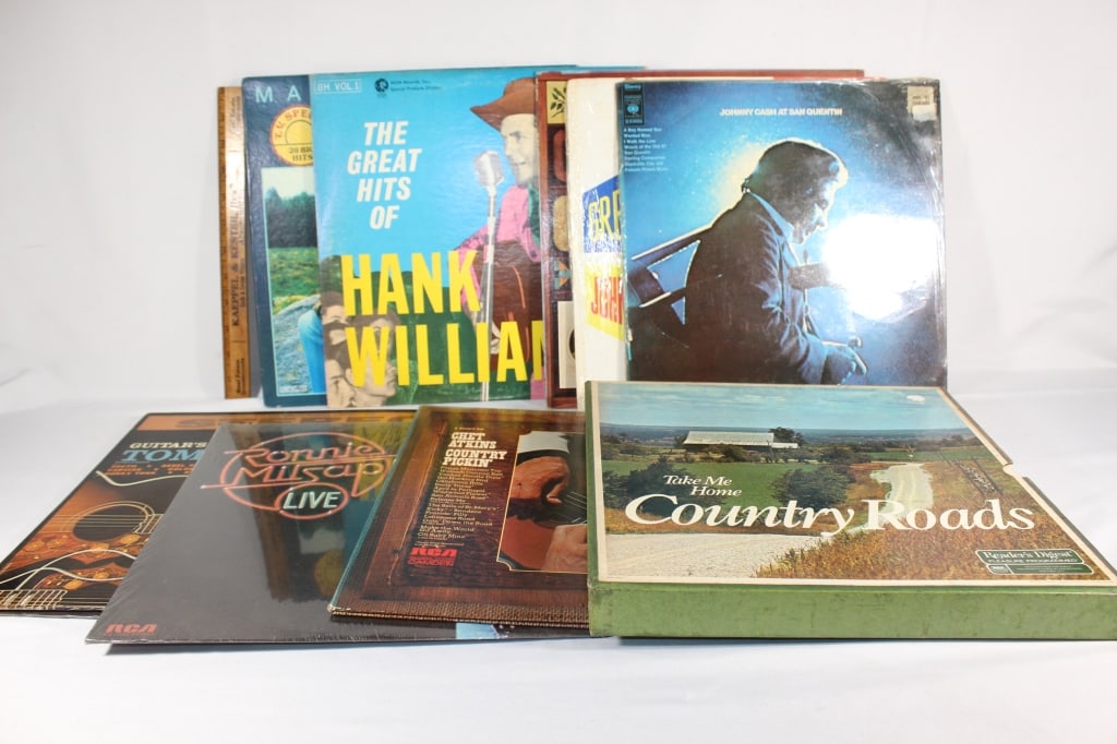 Large lot of VTG records Hank Williams,Johnny Cash: Marty Robbins,Chet Atkins,etc Good overall as pictured