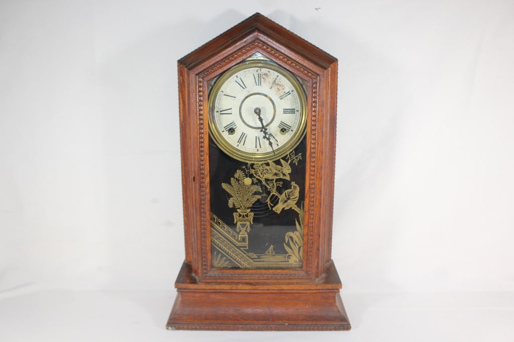 Antique Wood Mantle Clock with Key - No pendulum (1 of 4)
