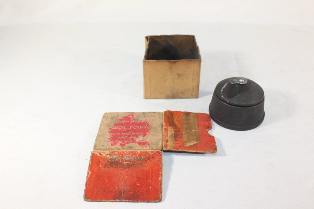 1960s Tru Point Pencil Pointer w/box (1 of 3)