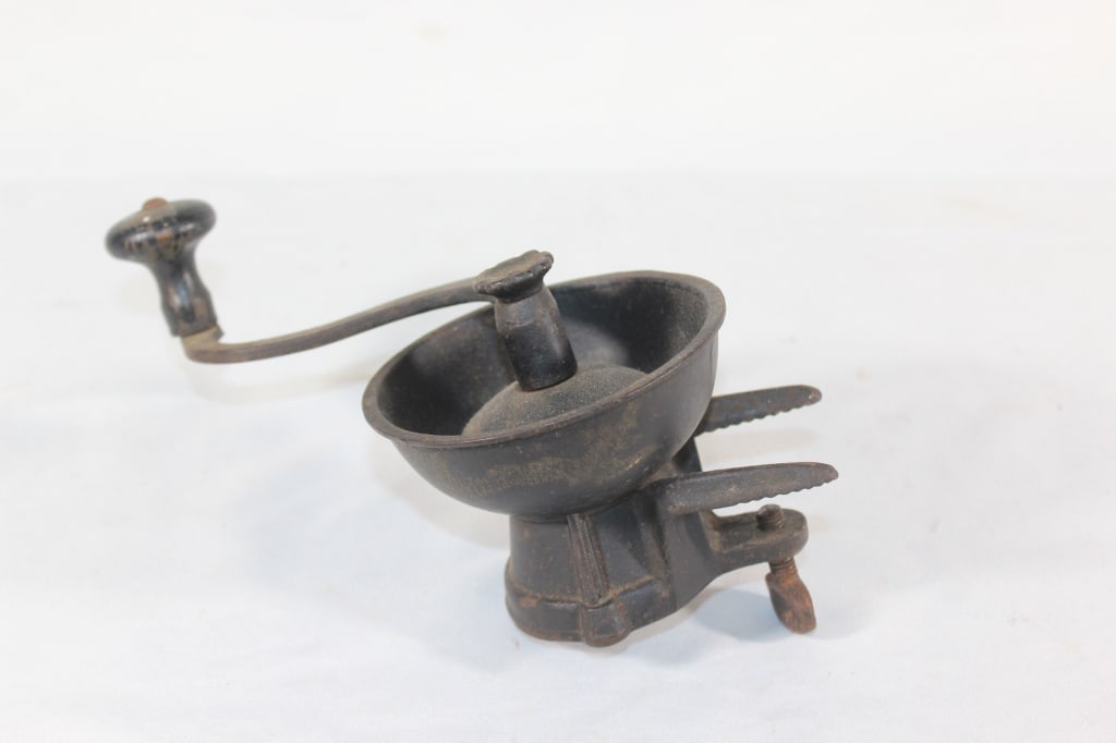 Cast Iron Counter Clamp Coffee Grinder (1 of 3)