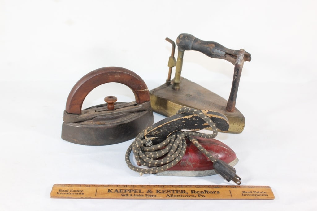 Trio of Irons - Sad Iron, etc. (1 of 4)