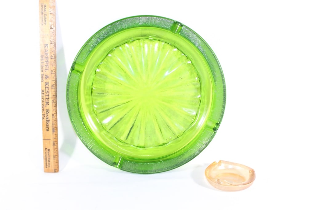 Large Vtg glass ashtray, Small glass ashtray: Good overall as pictured