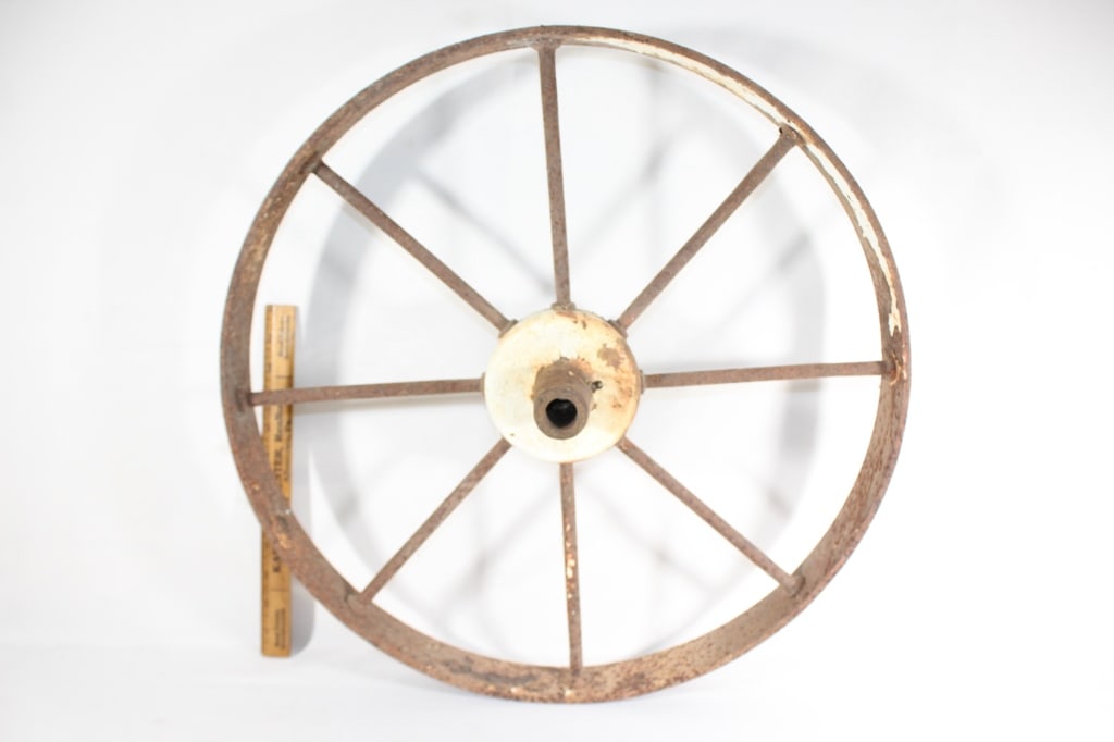 Antique metal wagon wheel (1 of 2)
