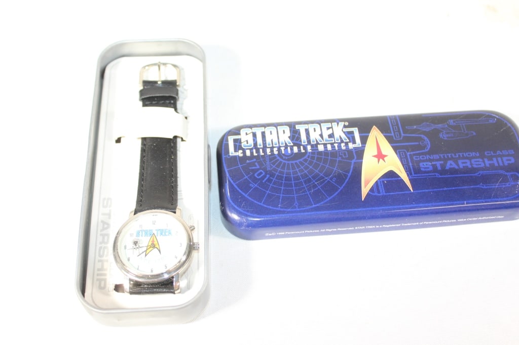 Star Trek Collectible Watch New in Tin (1 of 2)