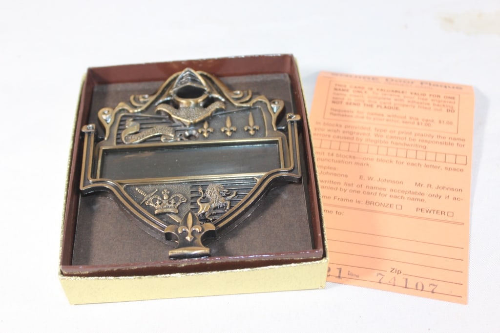 Squire New Door Plaque - Knight: Good overall as pictured