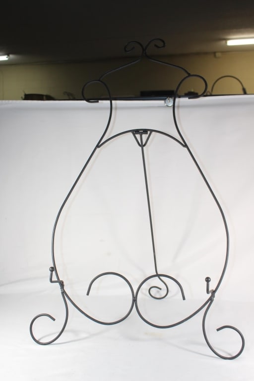 Large Metal Table Top Easel Stand (1 of 2)