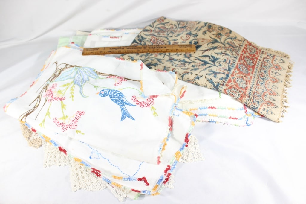 Large lot of VTG linen: Good overall as pictured