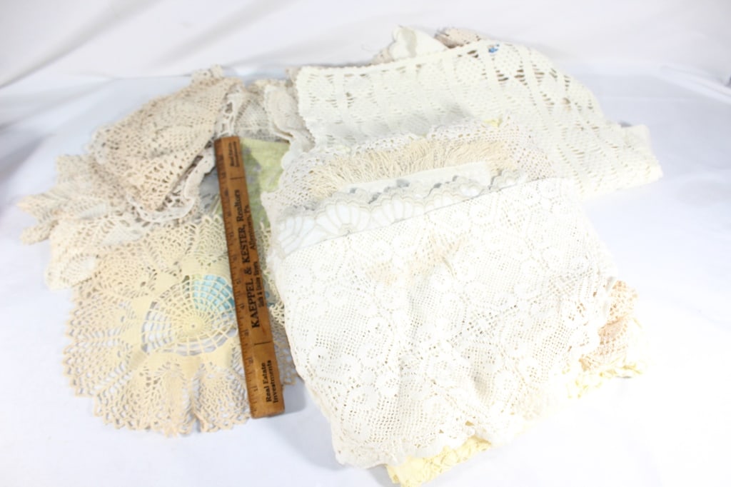 Large lot ot VTG Doilies: Good overall as pictured