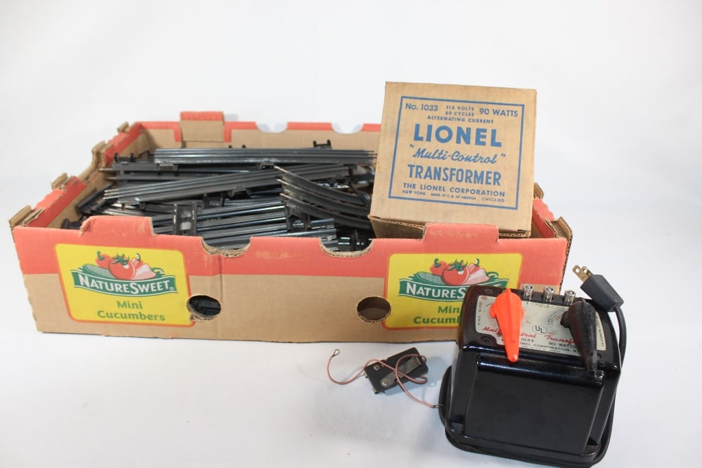 Lionel Transformer No. 1033 w/box and Tracks (1 of 4)