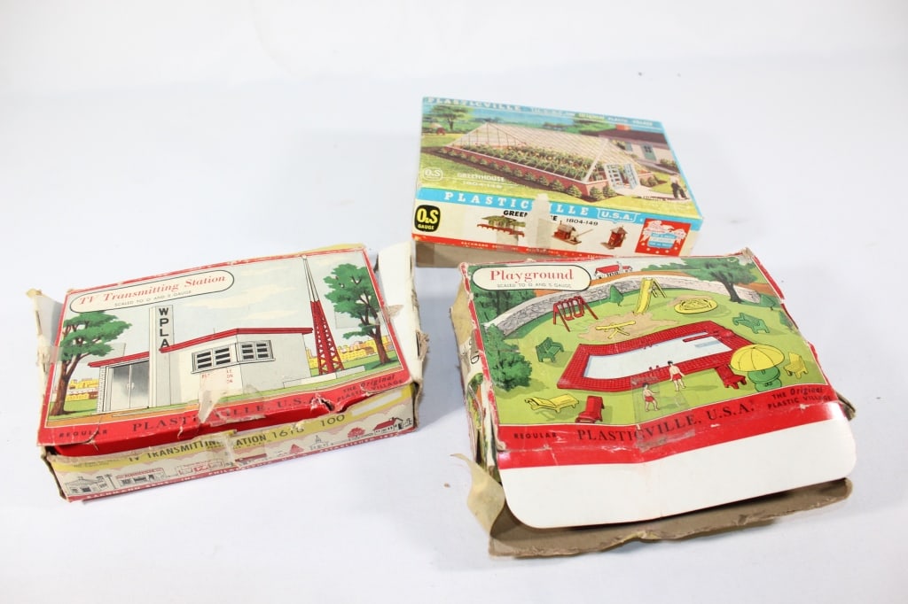 Plasticville Greenhouse, TV Station & Playground (1 of 4)