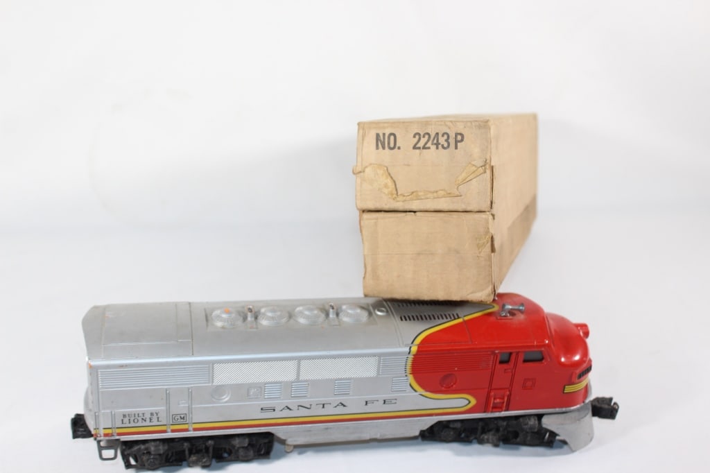 Lionel Trains No. 2243 Santa Fe w/box: Good overall as pictured