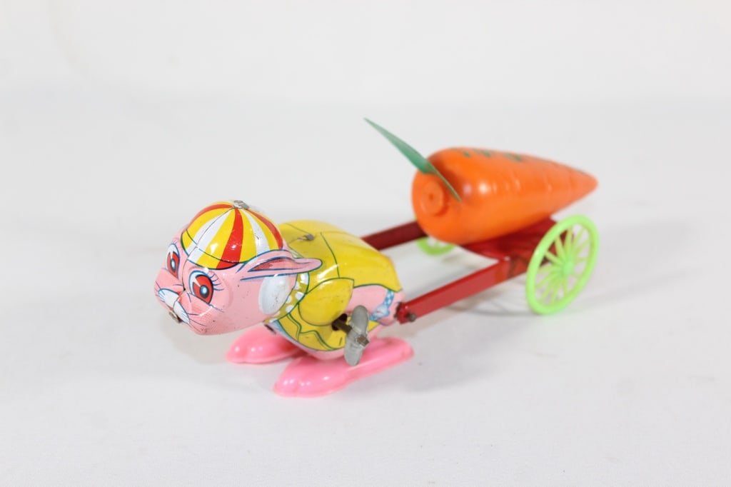 1920s Japan Wind Up Rabbit w/Florida Carrot: works; Good overall as pictured