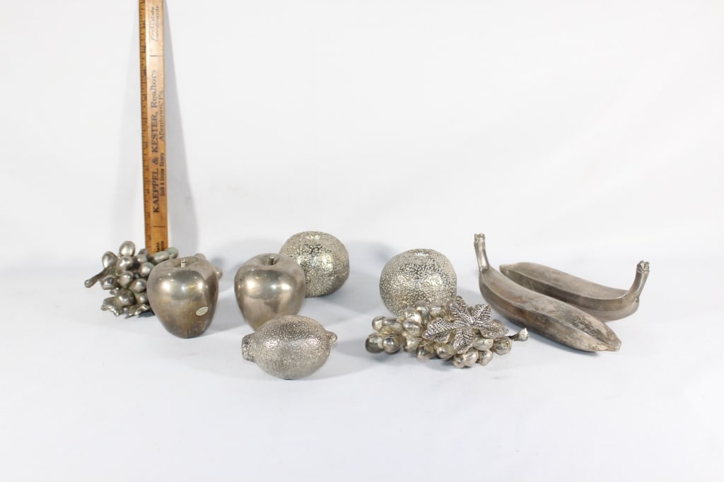 Large lot of decorative metal fruit (1 of 3)